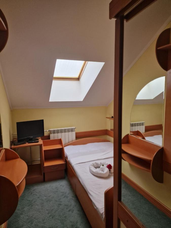 Hotel Lupus Novi Sad Extérieur photo